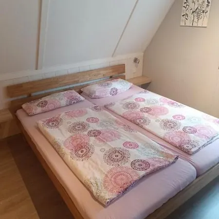 Marie 125 *